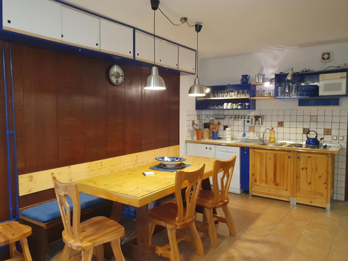 M & M Krvavec Apartment *